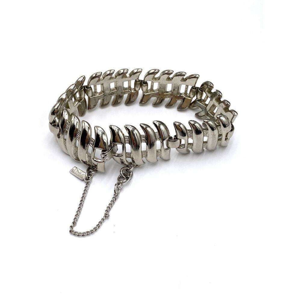 MONET Vintage Bracelet Silver Tone Fold Over Clasp Safety Chain 6.75” Estate